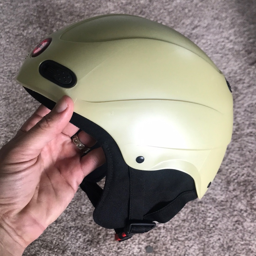 Burton RED Skycap Snowboard helmet